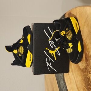 Jordan Retro 4 IV Thunders 6.5Y (GS)